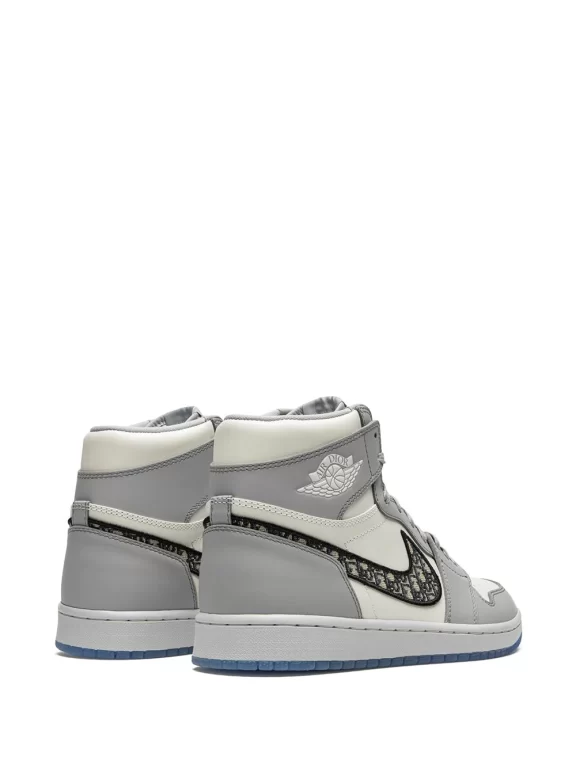 Jordan x Dior Air Jordan 1 Retro High’ sneakers
