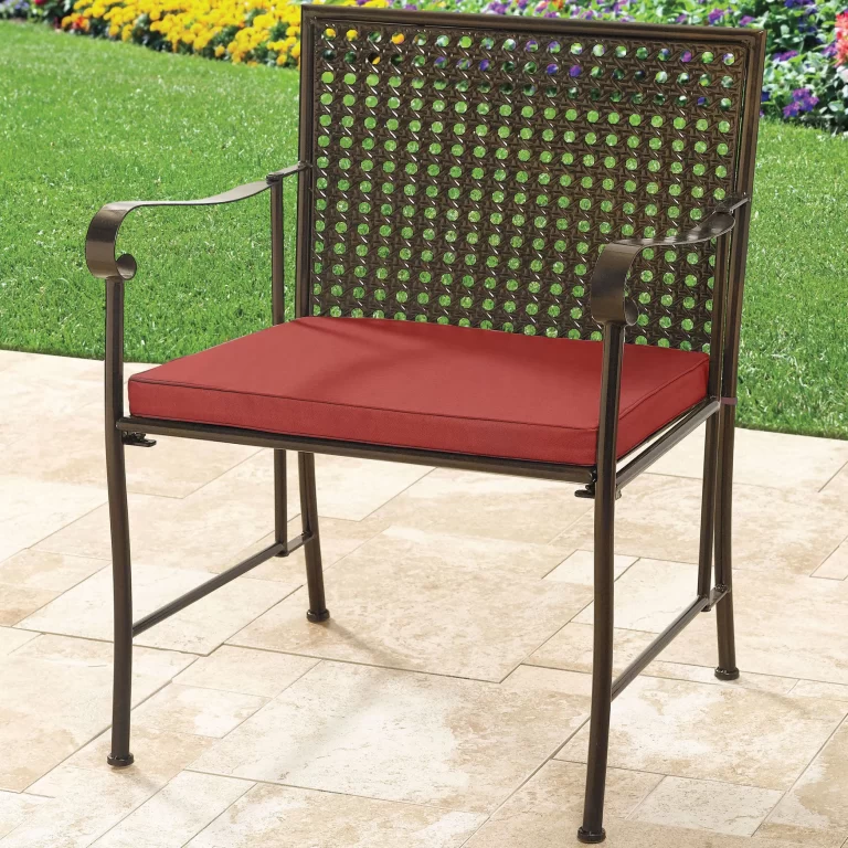 Brylanehome 400 Lbs. Weight Capacity Folding Chair With Cushion, Geranium